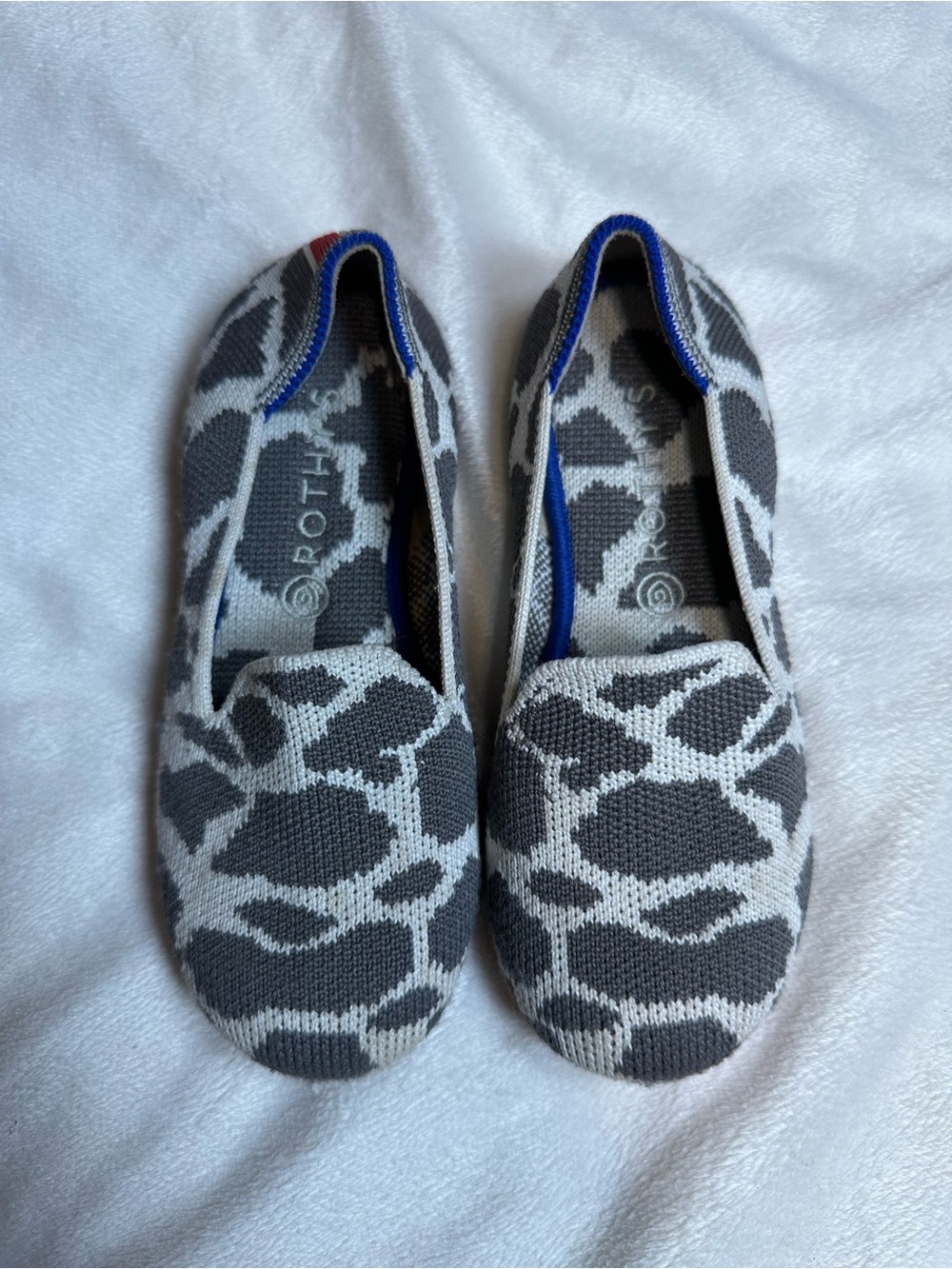 Rothy's Kids Gray & White Patterned Slip-On Shoes with Blue Trim